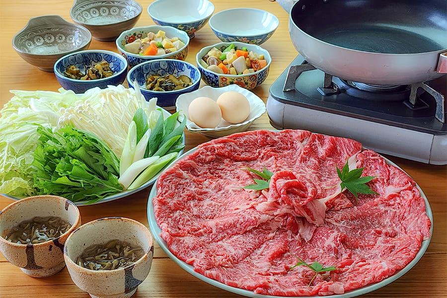 国産牛のすき焼きプラン。ジュンサイとこづゆを添えて